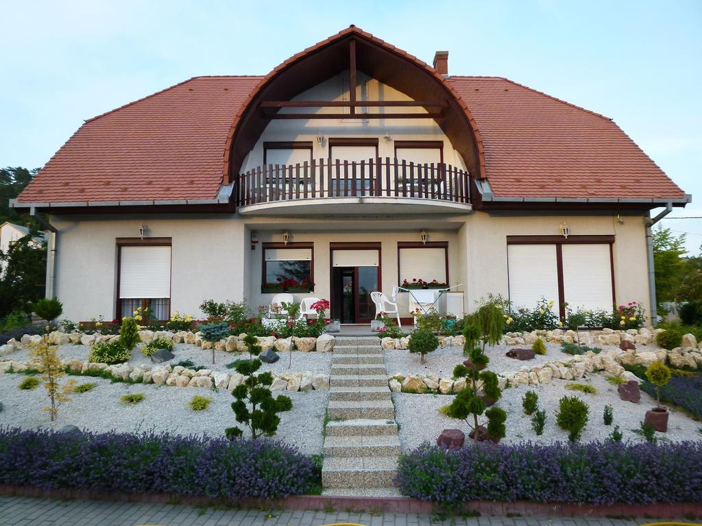 Kati Villa Vonyarcvashegy Phòng bức ảnh